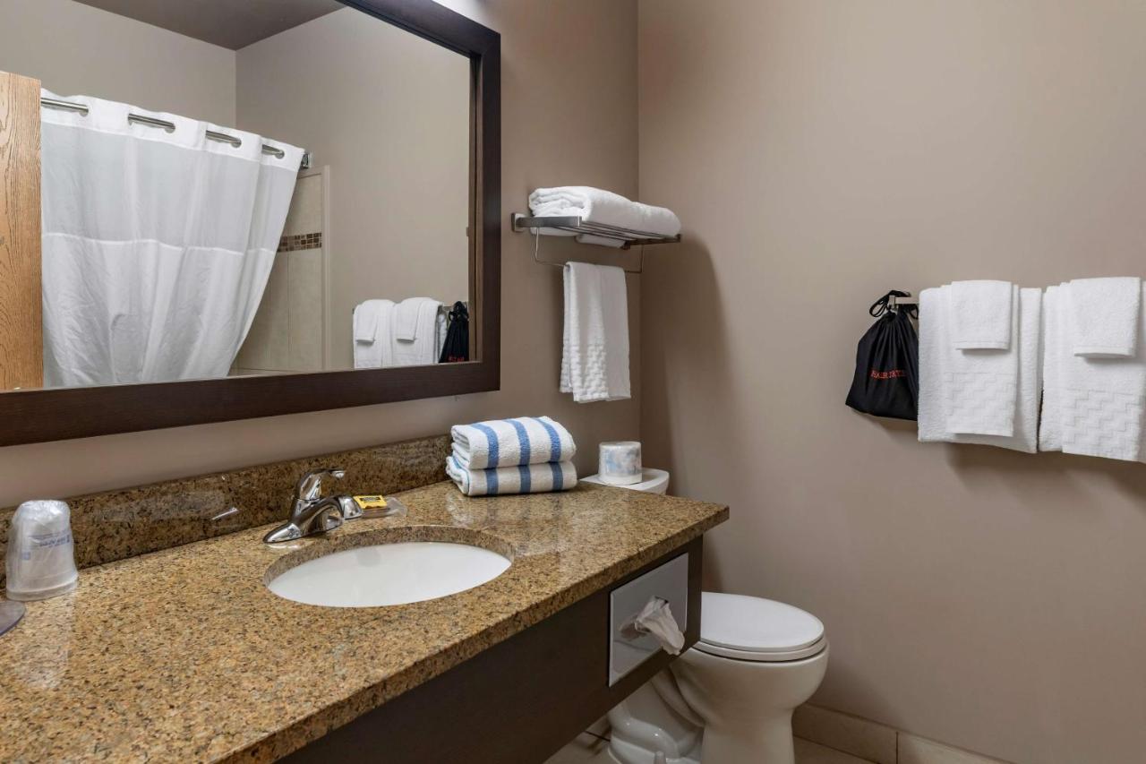 Best Western Plus Bridgewater Hotel & Convention Centre מראה חיצוני תמונה