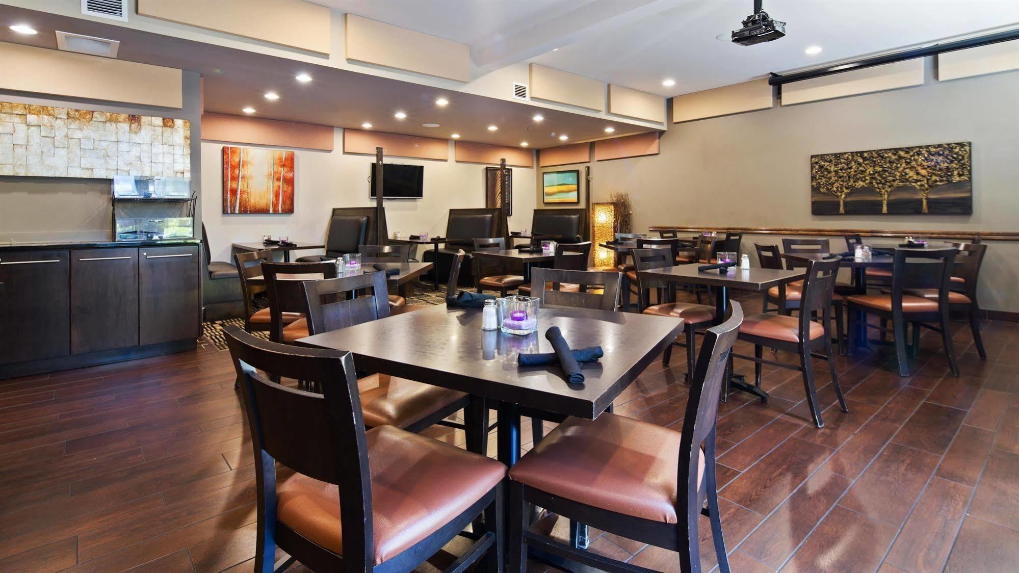 Best Western Plus Bridgewater Hotel & Convention Centre מראה חיצוני תמונה